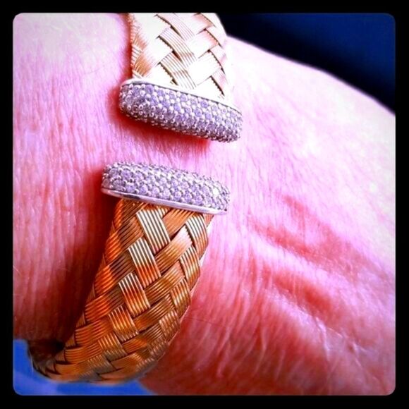 GORGEOUS!!!  GOLD TONE AND CRYSTALS BRACELET!!! ITALIAN MADE!!! - Picture 1 of 5